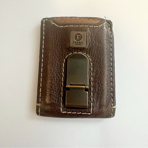 Fossil mens leather bi-fold wallet. - Picture 1 of 4